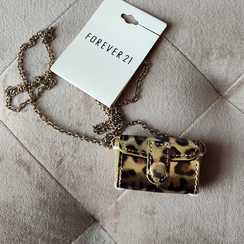 Forever 21 Cheetah Print Gold-Tone Pendant Necklace